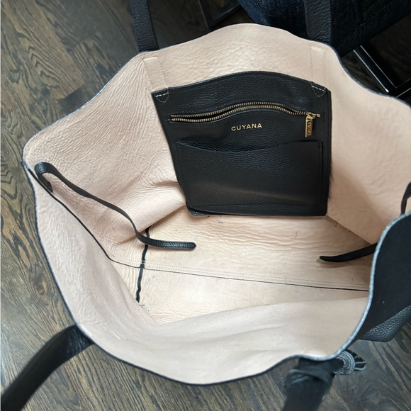 Cuyana Black Tote Bag - Picture 6 of 7